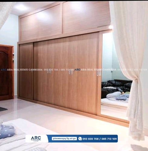 ផ្ទះល្វែងលក់នៅជាប់បុរីគីសរ ឬស្សីកែវ
