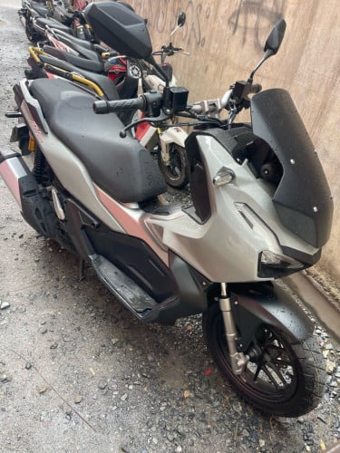 ស្អាត់បងៗ