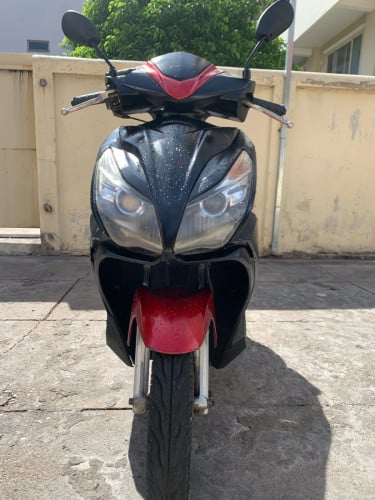 ម៉ូតូលក់​