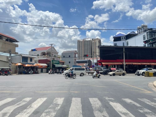ដីលក់បន្ទាន់ ផ្លូវធំ ជិតបឹងកក់