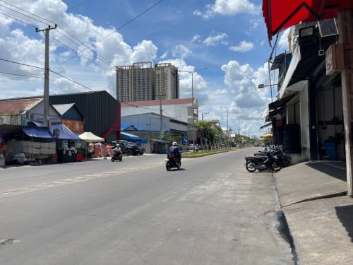 ដីលក់បន្ទាន់ ផ្លូវធំ ជិតបឹងកក់
