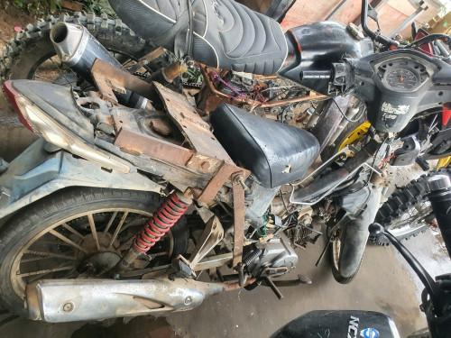 ម៉ូតូអូសរម៉ក