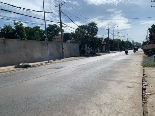 ដីលក់លើផ្លូវ ៩២