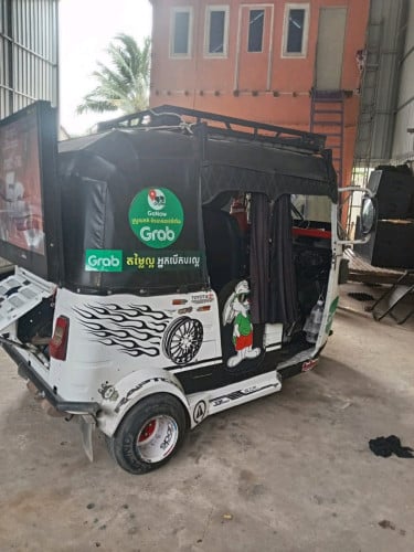 កង់បីលក់​តម្លៃចរចាបានឆ្នាំ​019/098505024