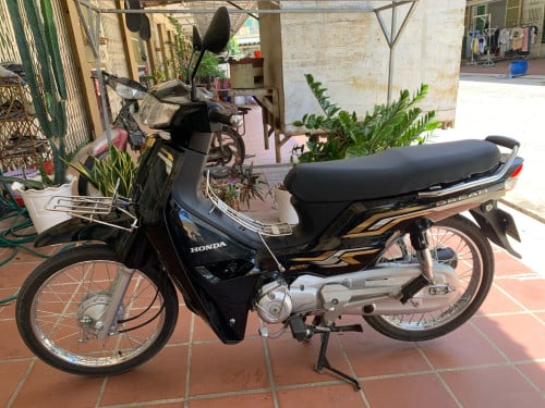 លក់សង់ 025 តម្លៃ 1850$ មានកាតគ្រី