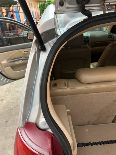 ឡានលក់ឆ្នាំ 04 SLX