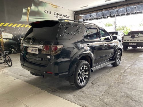 សាណុំដើម100% Toyota Fortuner 2013 អត់បាញ់ ខ្មៅក្រឹប