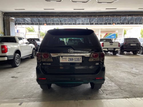 សាណុំដើម100% Toyota Fortuner 2013 អត់បាញ់ ខ្មៅក្រឹប