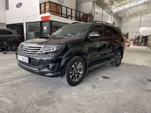 សាណុំដើម100% Toyota Fortuner 2013 អត់បាញ់ ខ្មៅក្រឹប