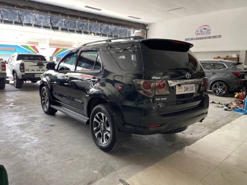 សាណុំដើម100% Toyota Fortuner 2013 អត់បាញ់ ខ្មៅក្រឹប