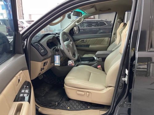 សាណុំដើម100% Toyota Fortuner 2013 អត់បាញ់ ខ្មៅក្រឹប