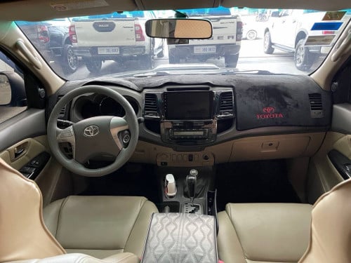សាណុំដើម100% Toyota Fortuner 2013 អត់បាញ់ ខ្មៅក្រឹប