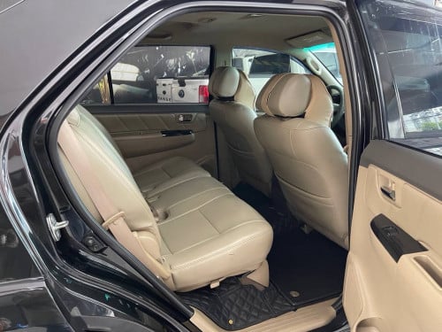សាណុំដើម100% Toyota Fortuner 2013 អត់បាញ់ ខ្មៅក្រឹប