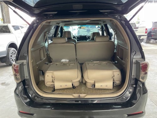 សាណុំដើម100% Toyota Fortuner 2013 អត់បាញ់ ខ្មៅក្រឹប