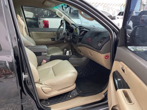 សាណុំដើម100% Toyota Fortuner 2013 អត់បាញ់ ខ្មៅក្រឹប