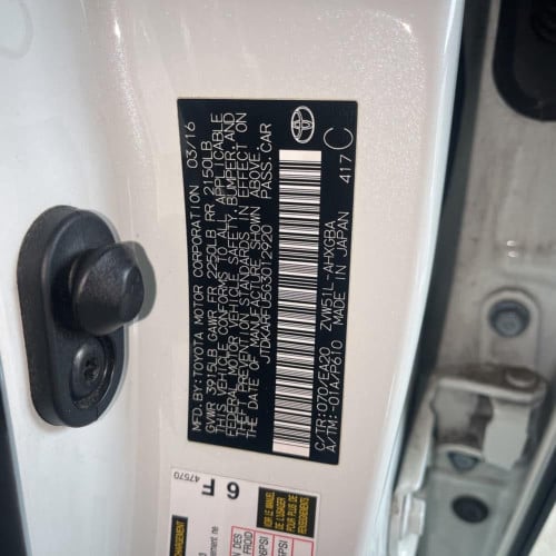ឡានលក់ 2,5000$ (ចរចា) ស្លាកលេខ CE, Toyota Prius 2016 Convenience Option 4