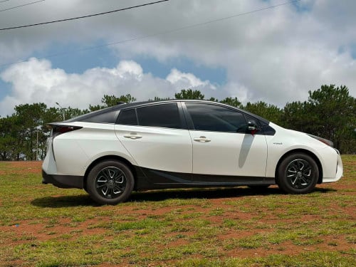 ឡានលក់ 2,5000$ (ចរចា) ស្លាកលេខ CE, Toyota Prius 2016 Convenience Option 4