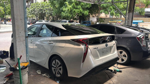 ឡានលក់ 2,5000$ (ចរចា) ស្លាកលេខ CE, Toyota Prius 2016 Convenience Option 4