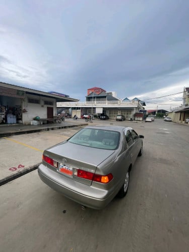 ឆ្លាមលក់ឆ្នាំ 97 ឡានថ្មី