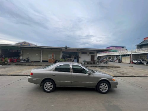 ឆ្លាមលក់ឆ្នាំ 97 ឡានថ្មី