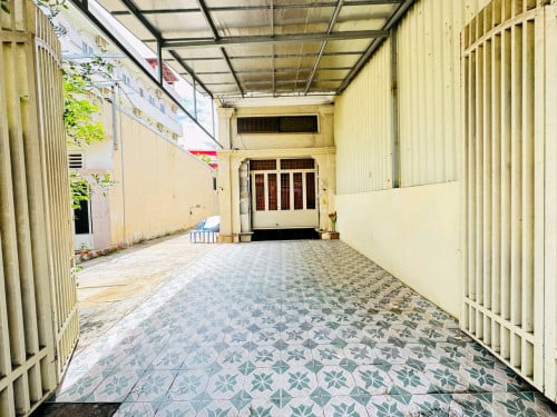 ផ្ទះលក់ក្រោយវត្តសន្សំកុសល 9x23