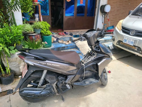 ម៉ូតូari Bladeមានស្មាតឃី