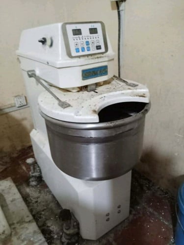 ចង់លក់ម៉ាស៊ីនធ្វើនំប័ុង Brand SIMMAG បន្ទាន់