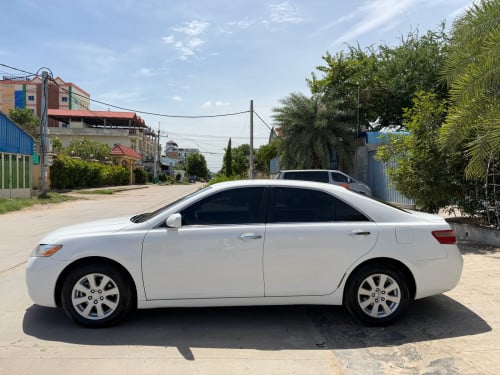 ឡានលក់ Camry le