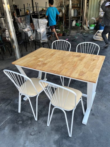 កៅអី តុ chairs and tables