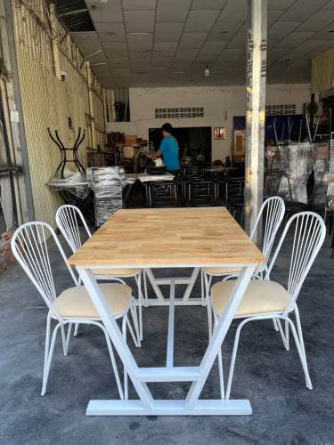កៅអី តុ chairs and tables