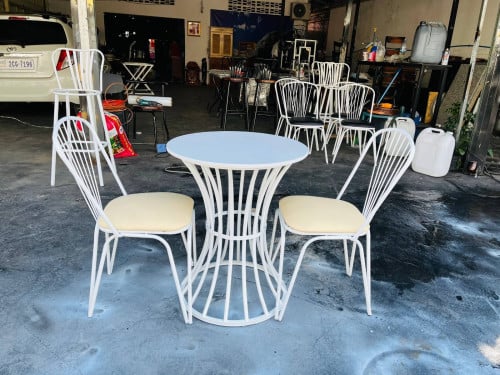 កៅអី តុ chairs and tables
