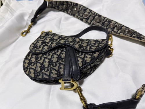 កាបូបនារីស្ទីល Dior Saddle