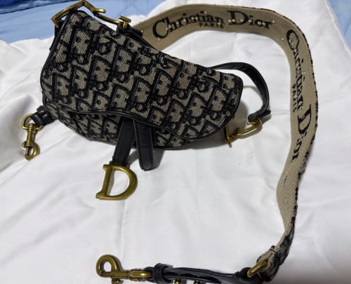 កាបូបនារីស្ទីល Dior Saddle
