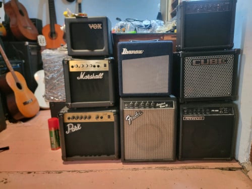 ធុងហ្គីតាមានគ្រប់ទំហំ.. Guitar amplifier
