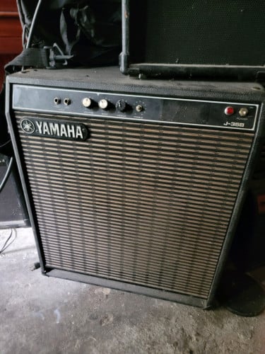 ធុងហ្គីតាមានគ្រប់ទំហំ.. Guitar amplifier