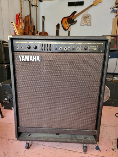 ធុងហ្គីតាមានគ្រប់ទំហំ.. Guitar amplifier