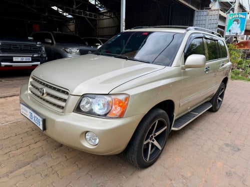 ឡានសំណុំស្អាត Highlander 2003 V6 ប៉ុង1 មីញ៉ែតMC