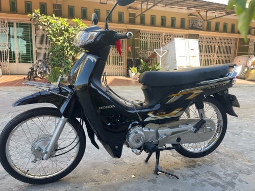 លក់ម៉ូតូ Honda Dream 026 មានកាតគ្រីត្រឹមត្រូវ