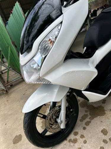 ម៉ូតូលក់ Honda PCX ឆ្នាំ 2011 លក់ តម្លៃ 660$