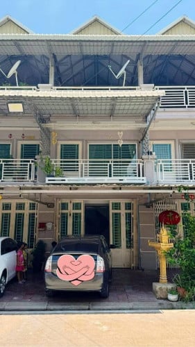 ផ្ទះល្វែងសម្រាប់ជួលនៅចំការដូង ក្រោយសាលាខណ្ឌដង្កោ/ House for Rent at Chamkar Doung, Phnom Penh