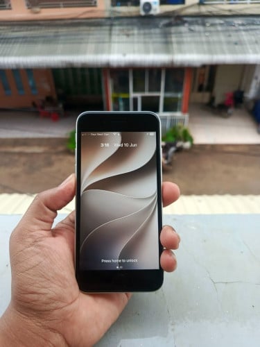 លក់ទូរស័ព្ទ iPhone SE2 មួយទឹកស្អាតសំណុំហ្ស៊ីន (iPhone SE for Sale)