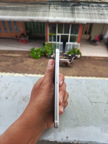 លក់ទូរស័ព្ទ iPhone SE2 មួយទឹកស្អាតសំណុំហ្ស៊ីន (iPhone SE for Sale)