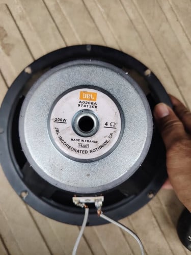 សាប់ JBL 2 តឹក