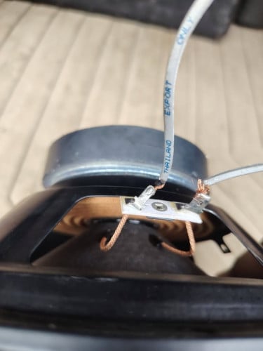 សាប់ JBL 2 តឹក