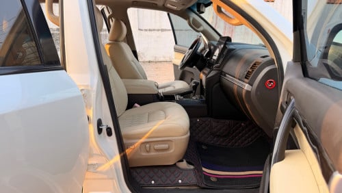 ទើបកាត់បានក្តៅ Land Cruiser V6 010 up 021 Arab