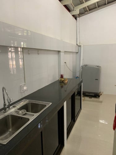 វីឡាកូនកាត់កែង LC2 ក្នុងបុរីប៉េងហួត បឹងស្នោរក្បែរសួនអឺរ៉ុប សម្រាប់ជួល