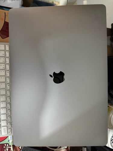 លក់ Macbookpro 2019 អេក្រង់ 16’ CPU Core i9 RAM 32GB SSD1TB VGAដាច់ 4GB
