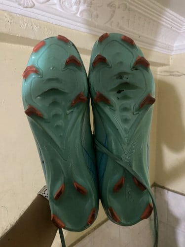 ស្បែកជើងបាល់ទាត់ Nike mercurial