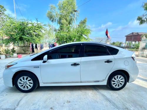 ឡានជិះផ្ទាល់ Prius 013 option 3
