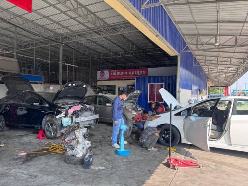 ជាងឡាន Prius